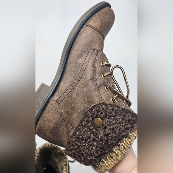 Cliffs by White Mountain Women's Faux Leather Lace Up Boot Brown Size 8.5M - Picture 7 of 14